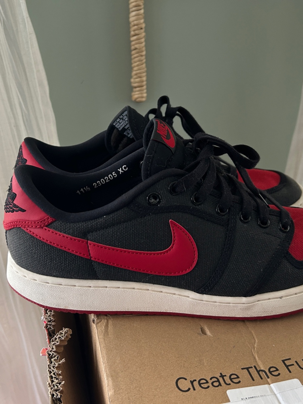 Jordan Men's Low Top Athletic Sneakers Black Red